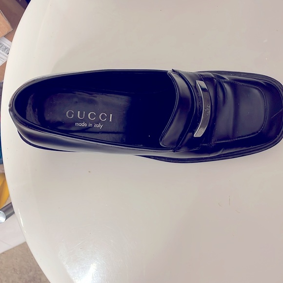 GUCCI VINTAGE BLACK GENUINE LEATHER LOAFERS WITH UNIQUE SILVER HARDWARE! - Picture 8 of 11